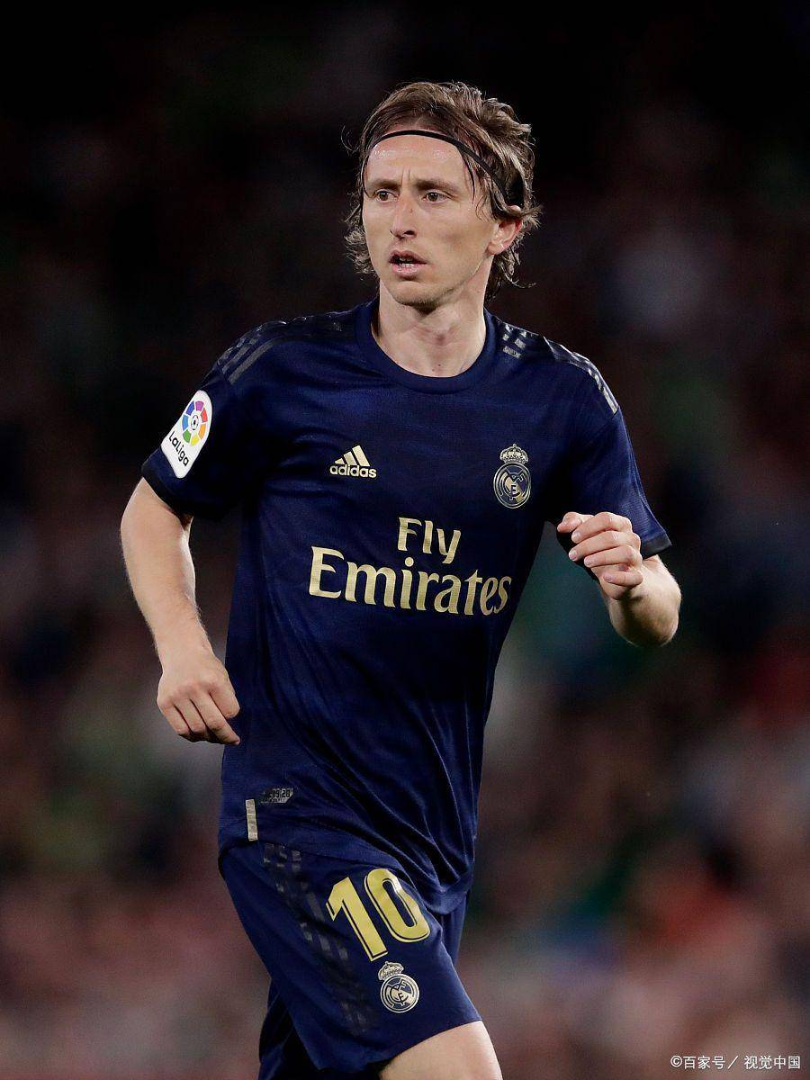 詹俊：德国缺乏顶级中卫压阵；荷兰世界杯进四强难（詹俊：德国缺少顶尖中卫镇守，荷兰晋级世界杯四强难度大）